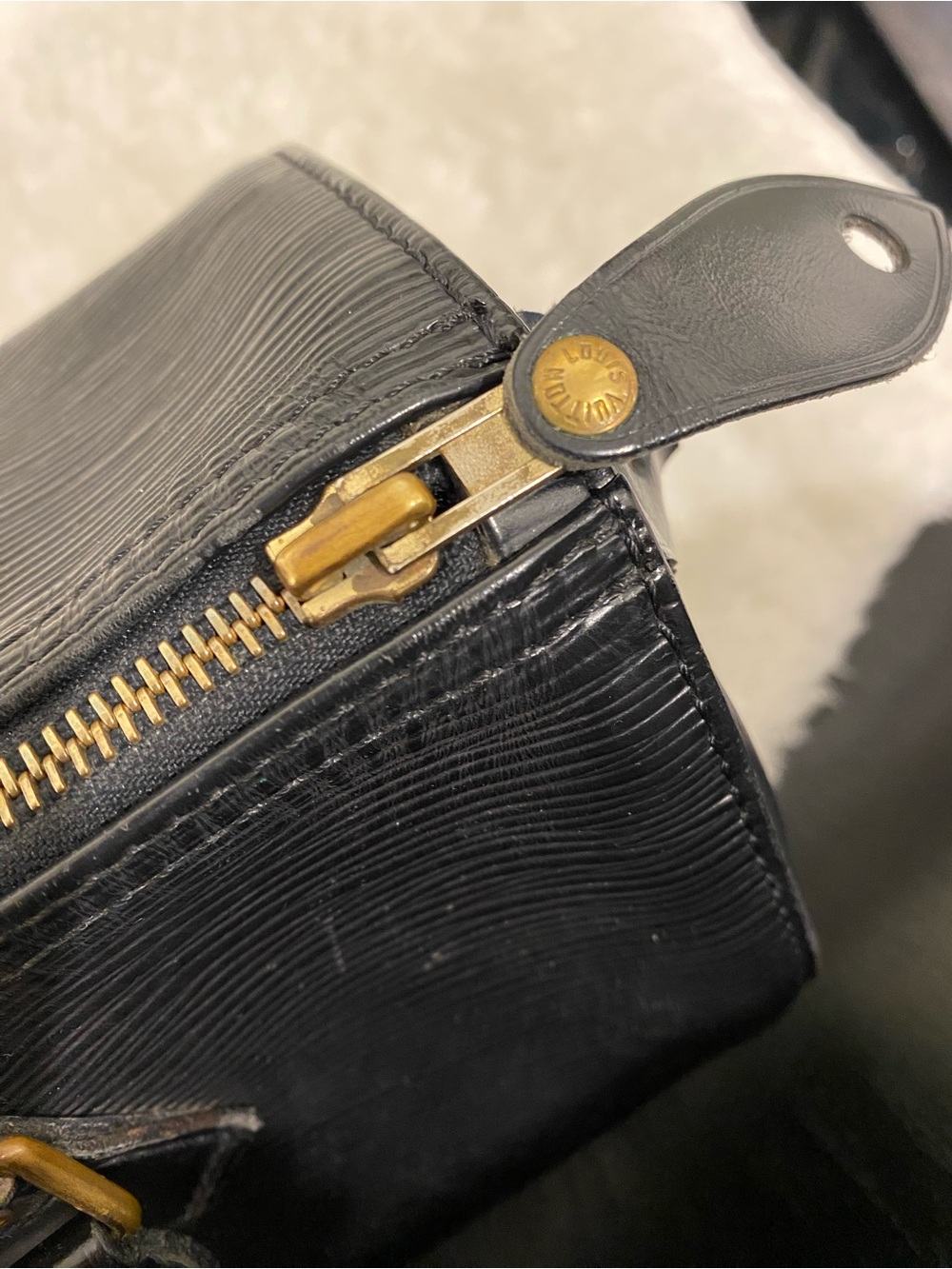Louis Vuitton Black Epi Leather Speedy 25 - Picture 6 of 11